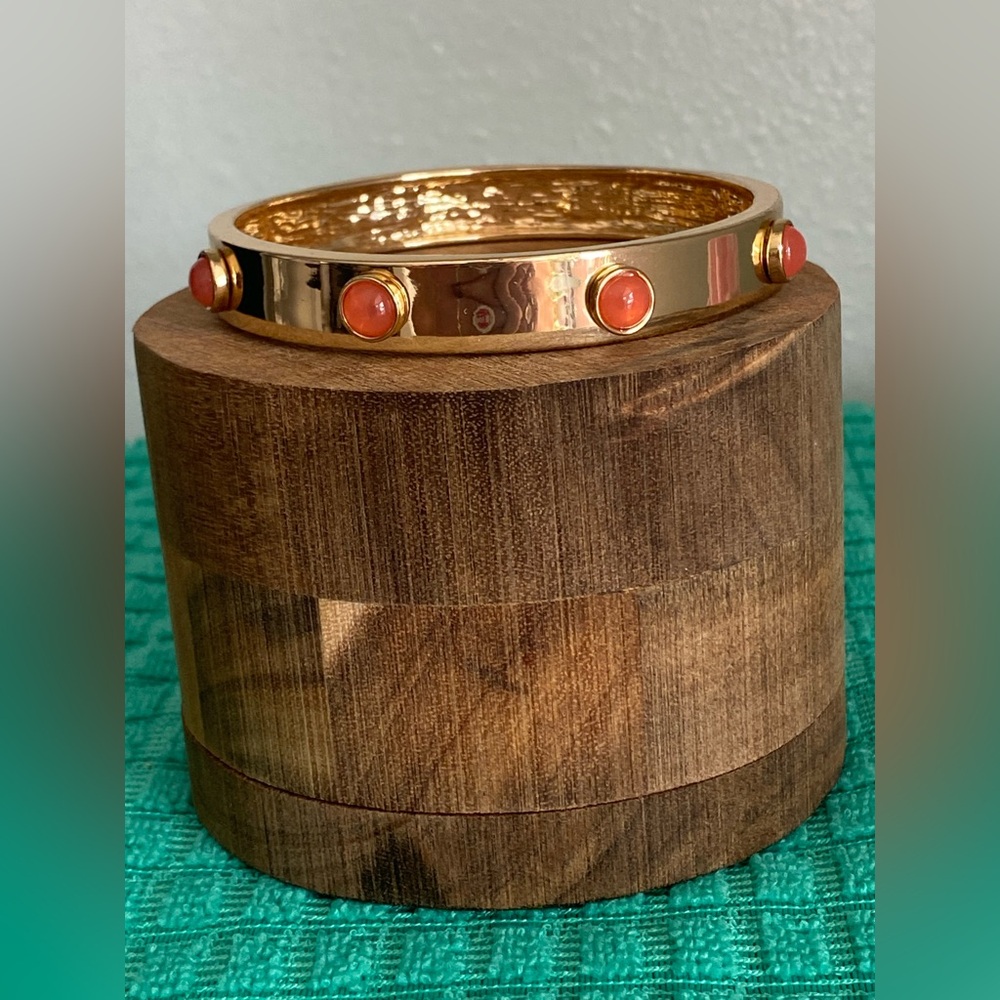 NEW GOLDTONE BANGLE BRACELET WITH COLORFUL ACCENTS - Picture 14 of 16